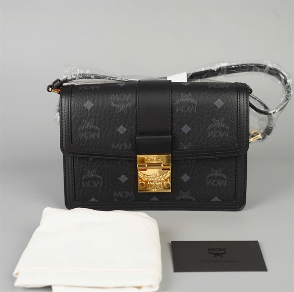 Túi MCM đen sz22 KG+