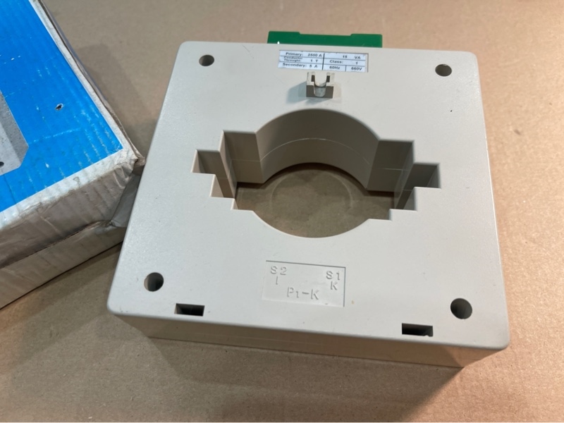 Biến dòng đo đếm Mct 2500/5A hiệu CNC