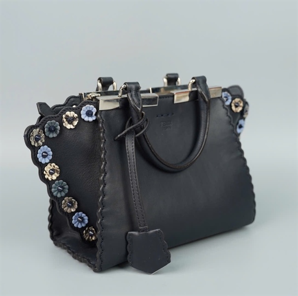 Túi Fendi hoa màu xanh đen sz22+