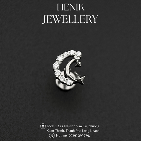 MOON SHAPED GEM WITH STAR TITANIUM F136
