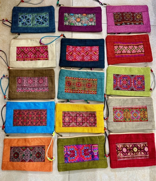 Ví chuông dài vải thô xịn can thổ cẩm - Embroidery purse - Usd 2.1