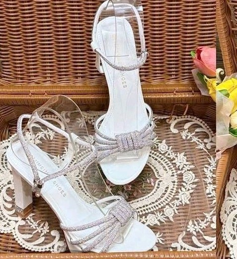 H6181-H16 QUAI NƠ NGANG ĐÁ/SZ38/TRẮNG