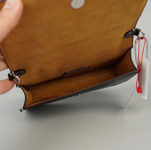 Túi Coach đen in logo sz18 +