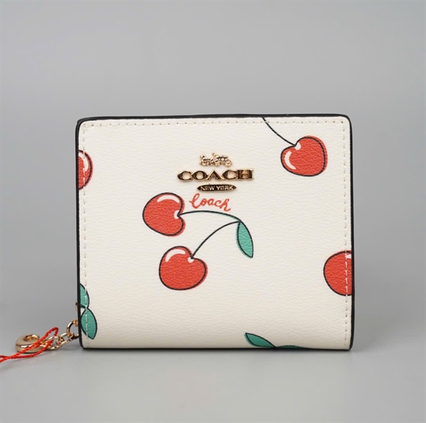 Ví Coach trắng họa tiết cherry +