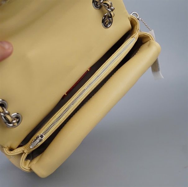 Túi Coach vàng sz26 +