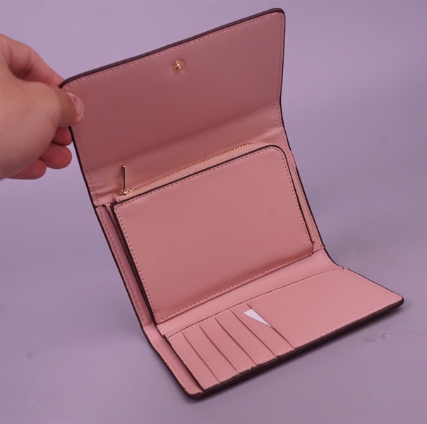 Ví Coach màu nude +