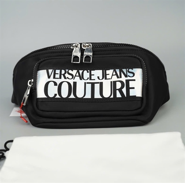 Túi Versace Belt đen in chữ sz26 +