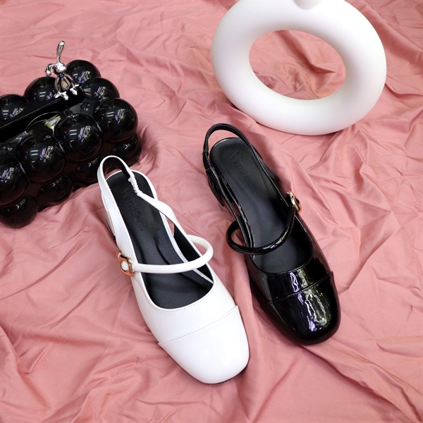 Giày Bít Mũi Tròn HT Khóa Vuông Nhỏ