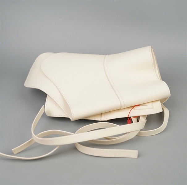 Thắt lưng Loewe màu trắng bản 27cm dài 70cm +