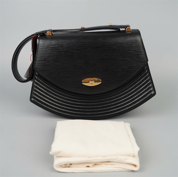 Túi LV kẹp nách đen sz27 KG+