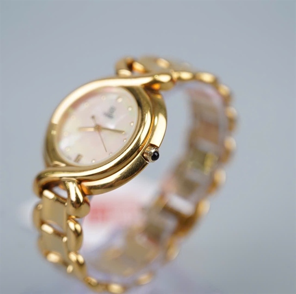 Đồng hồ Fendi vàng kèm mắt đh KG+