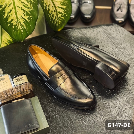 GIÀY LOAFER MŨI TRÒN QUAI MẶT NẠ