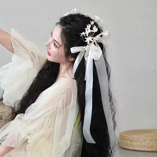 Nơ ruy băng cài tóc đính hoa màu trắng kem mẫu dài