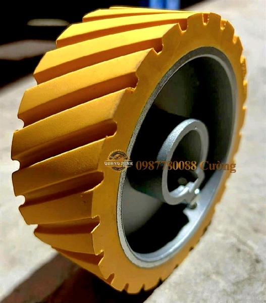 Bánh xe tì phôi (lõi sắt bọc cao su có rãnh) 140*35*50mm