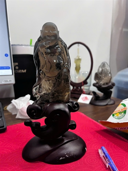 Tác phẩm Di Lạc tóc vàng (777946) KG+