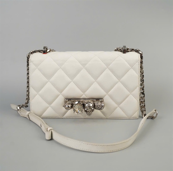 Túi Alexander Mcqeen trắng sz18 KG+