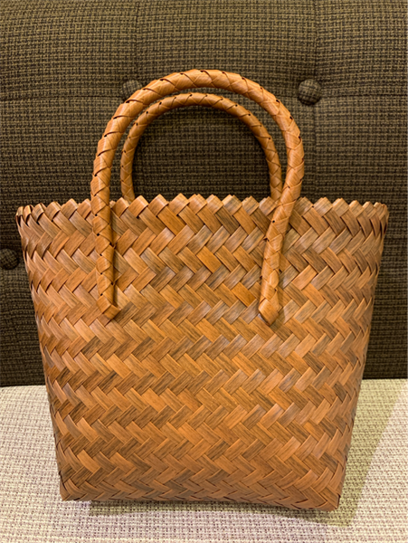 Túi nhựa quai nhựa nâu sz M