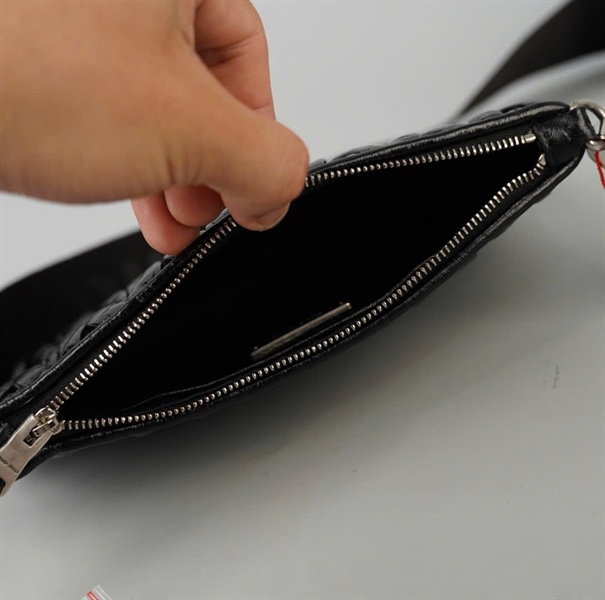 Túi Miu Miu đen kèm ví sz20 (HC)+