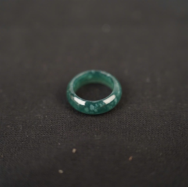 Mặt dây nhẫn đá xanh đậm +