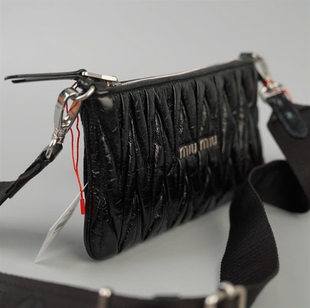 Túi Miu Miu đen kèm ví sz20 (HC)+