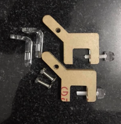 Chân Chó Bắt Quạt Mica