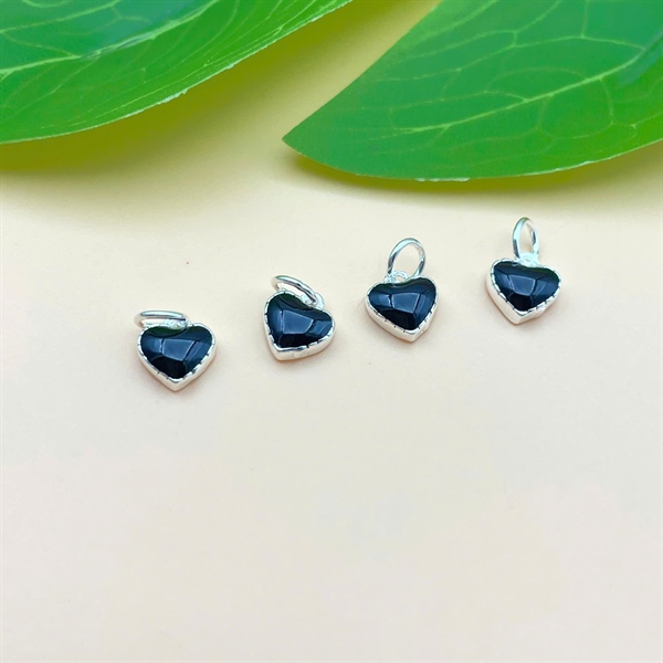 Móc treo trái tim đen CB1715