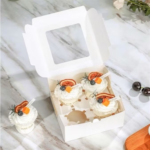 Hộp cupcake trắng 4 bánh 15 x 15 x 7