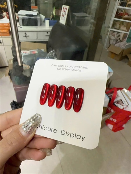 Sơn Mắt Mèo Đỏ CR