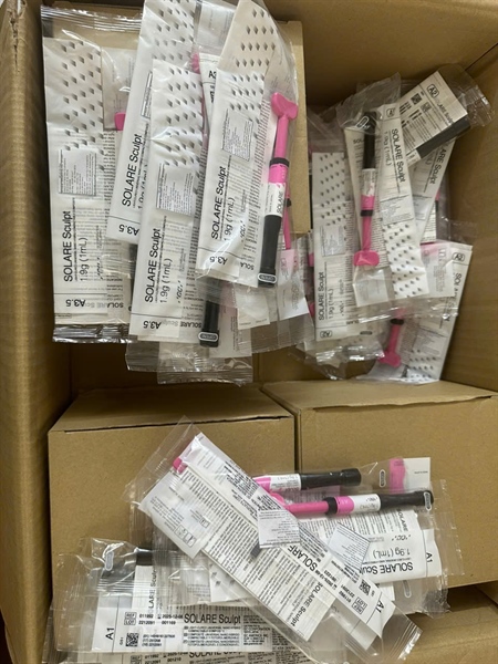 Vật liệu trám composite cho răng trước quang trùng hợp - SOLARE hồng GC - SOLARE A3 date 12/2025