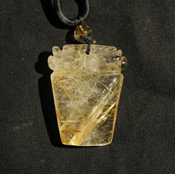 Mặt dây rồng thạch anh tóc vàng KG+