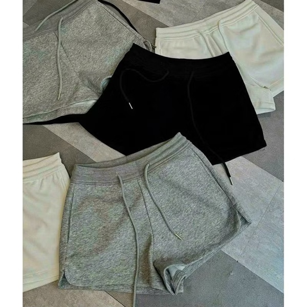 Quần sooc trắng 613