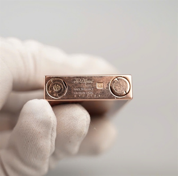 Bật lửa S.T Dupont đỏ họa tiết (81CJY84) KG+