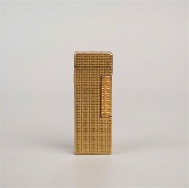 Bật lửa Dunhill vàng họa tiết hình vuông (RE24163) KG+