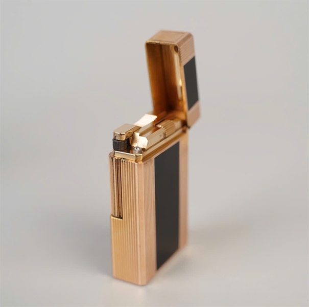 Bật lửa S.T Dupont vàng đen hình cò (Z7GD46) KG+