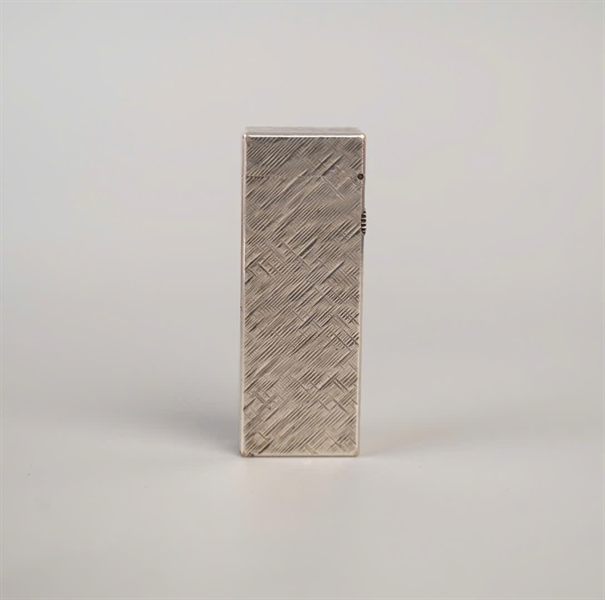 Bật lửa Dunhill bạc họa tiết khắc nổi (RE24163) KG+