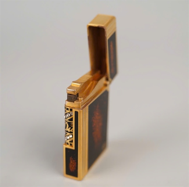 Bật lửa S.T Dupont vàng đen ánh sao (12BEH05) KG+