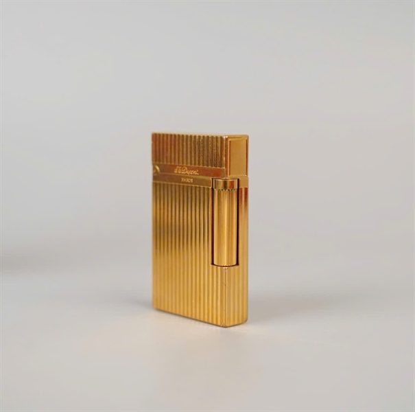 Bật lửa S.T Dupont vàng (18FJZ37) KG+