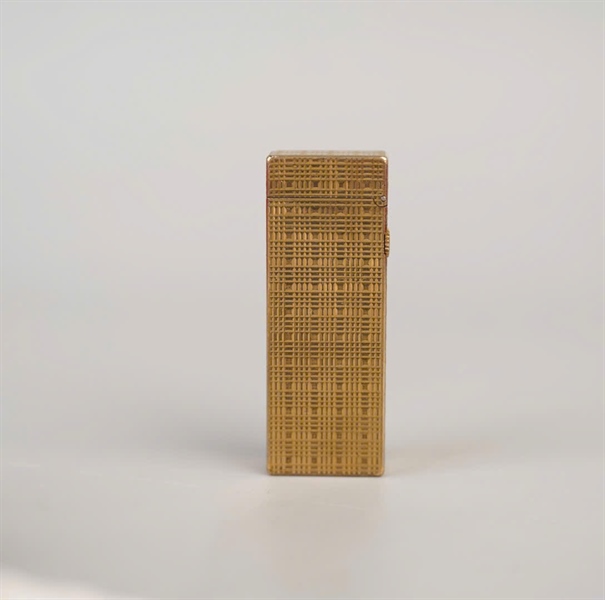 Bật lửa Dunhill vàng họa tiết hình vuông (RE24163) KG+