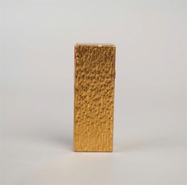 Bật lửa Dunhill vàng khắc chìm KG+