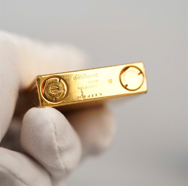 Bật lửa S.T Dupont vàng (18FJZ37) KG+