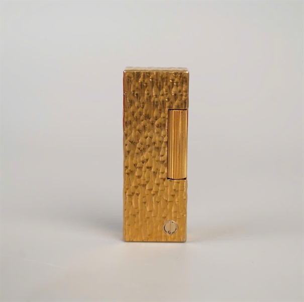 Bật lửa Dunhill vàng khắc chìm KG+