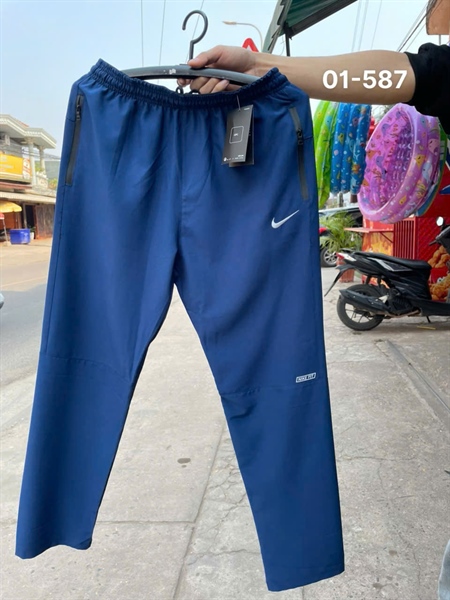 Nike FIT ຟ້າ