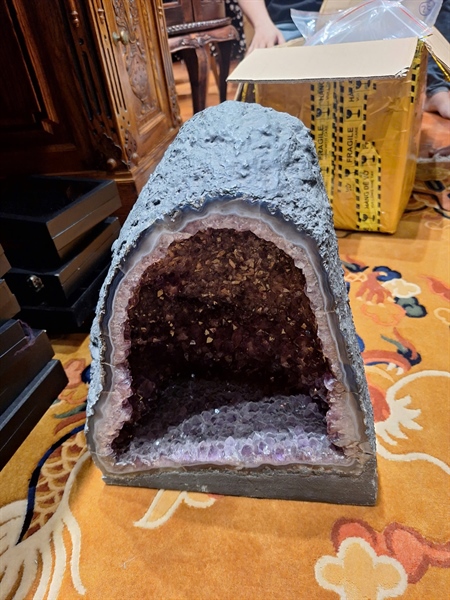 Tác phẩm hốc thạch anh to KG+