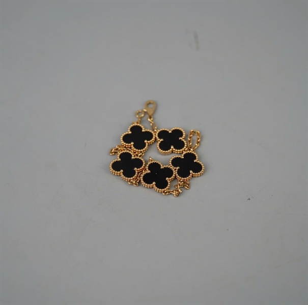 Vòng tay Van Cleef hoa đen (HC)+