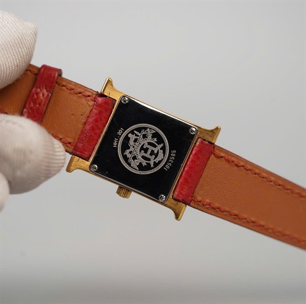 Đồng hồ Hermes dây đỏ (1053585) +