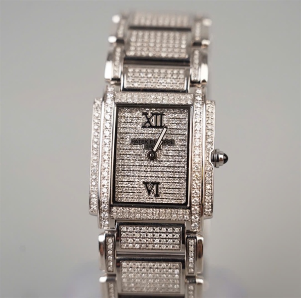 Đồng hồ Patek Philippe kim độ màu bạc full đá (4863839) có sổ kiểm định(HC) KG+