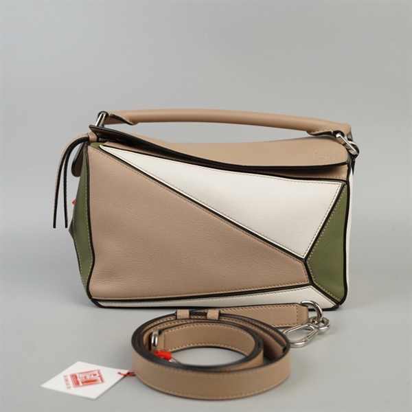 Túi Loewe màu xám trắng sz24 (BQ) KG+