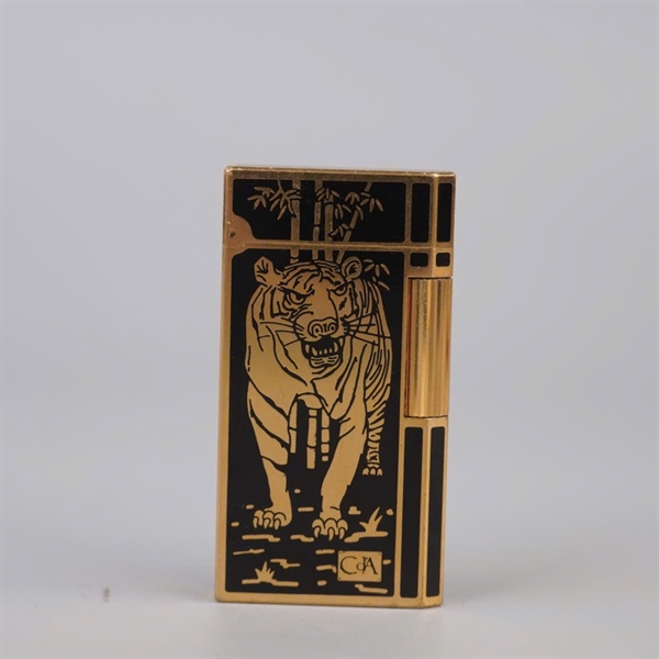 Bật lửa S.T Dupont đen hình hổ (109922) KG+