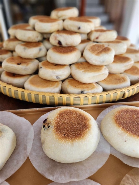 Bánh mì sữa chua hoa quả khô bếp Miền