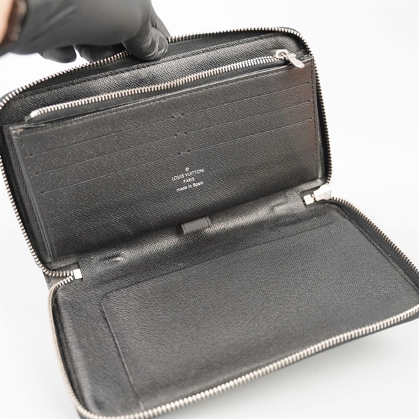 Ví LV ô vuông đen có khóa zip (CA0143) (LT) KG+